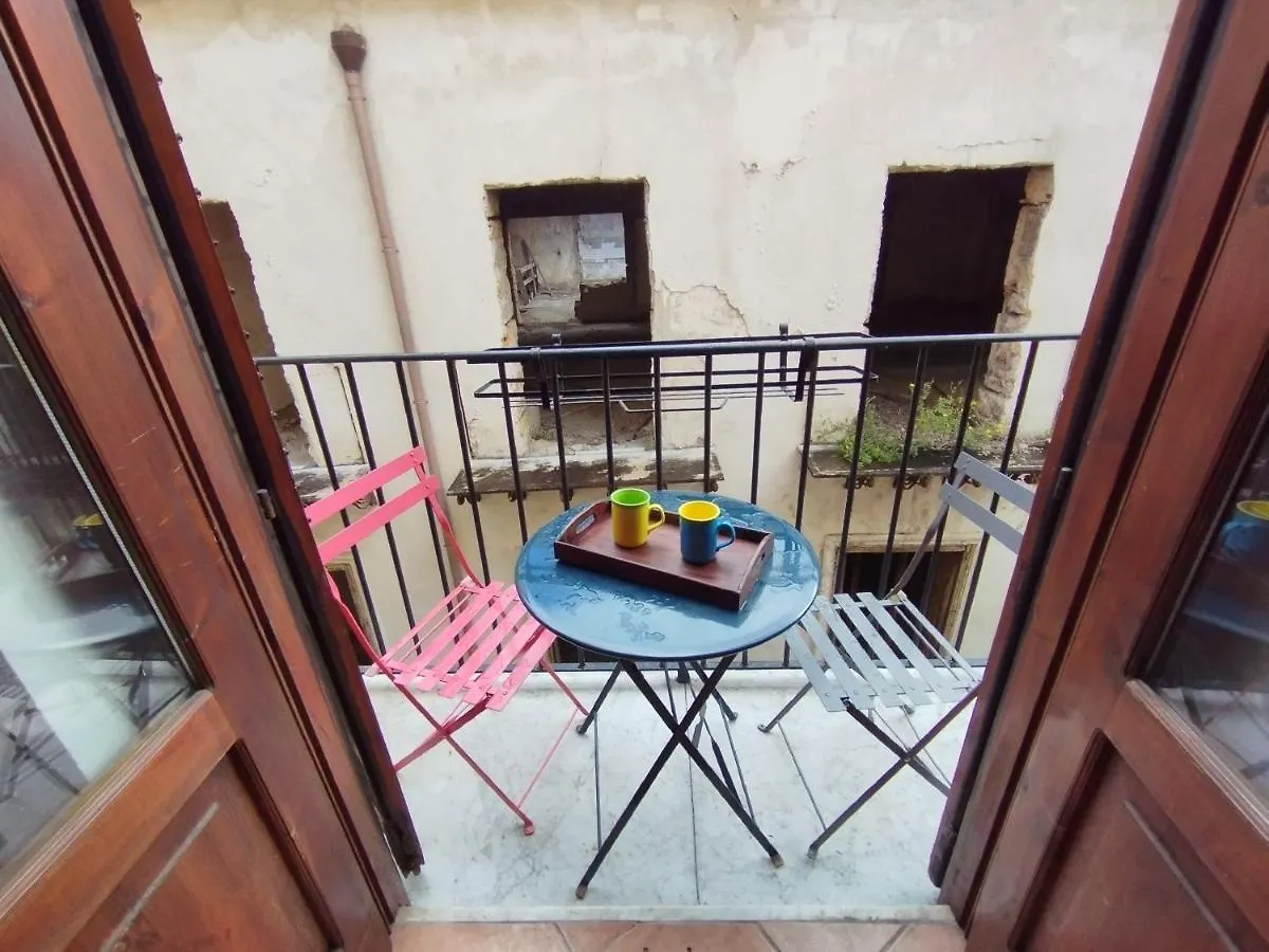 Apartment By The Market location